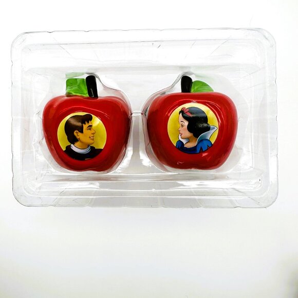 NIB Disney Snow White & Prince Charming Apple Magnetic Salt & Pepper Shakers - Picture 7 of 12